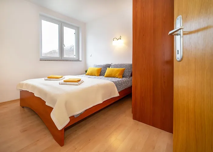 Tudor With Balcony * Baška